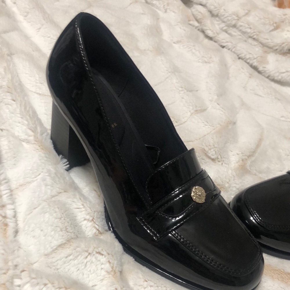 black shoes size 9 barely worn still good in shape no scratches or scuffs